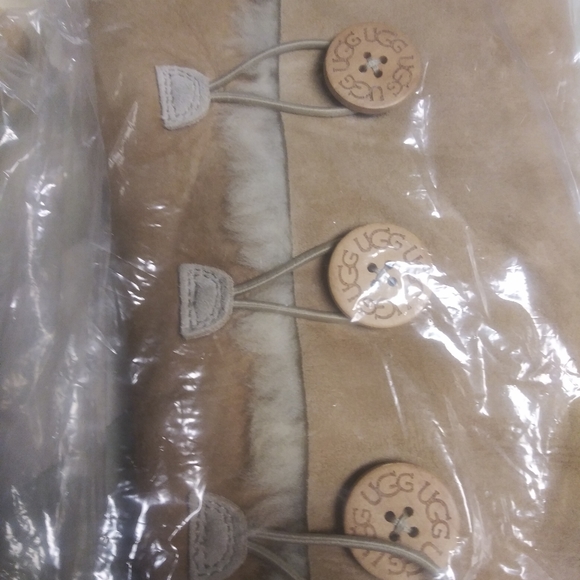 Brand new Authentic Uggs - Picture 6 of 7